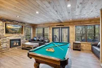 Hillside Hideaway 3 Bedroom Cabin by RedAwning Hotels in Sevier County