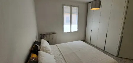 1 Bed Flat - Sleeps 2 - Parking - Wifi Отели в г. Пинья