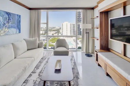 Carillon Miami Wellness Resort Отели рядом с достопримечательностью «Майами-Бич Ботаникал Гарден»