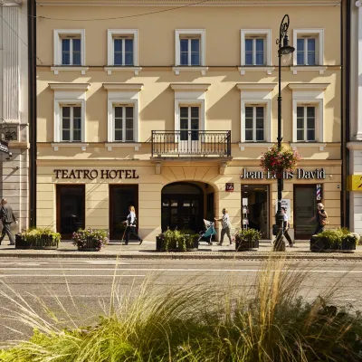 Hotel Teatro Boutique Old Town - Destigo Hotels ノヴィ・シフィアト周辺のホテル