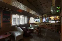 Hotel Assembly - بار