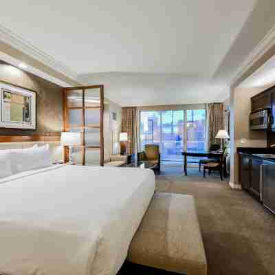 StripViewSuites at Signature Rooms