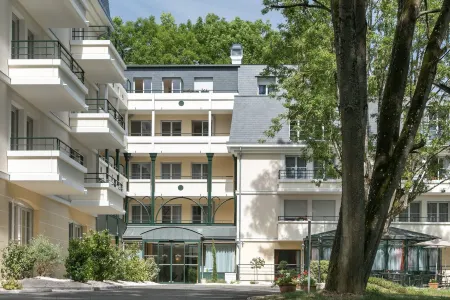 MÉDICIS Home Dijon les Petites Roches Отели рядом с достопримечательностью «Дворец герцогов Бургундских»