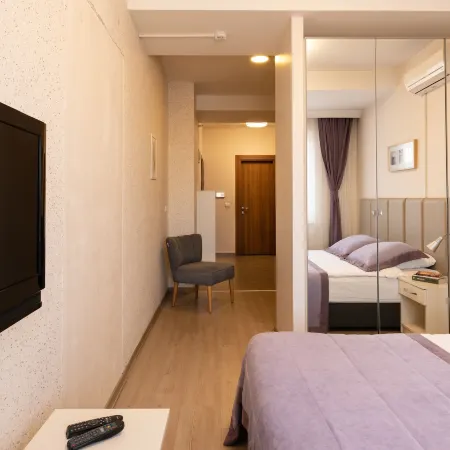 A Hotels & Suite
