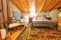 Petrino Lodge Hotels in Ксилокастрон