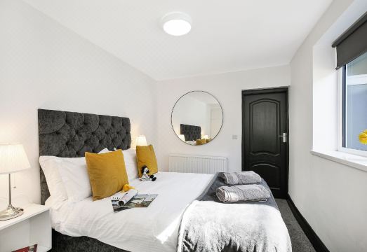 TYME Suites on Kingsway - Housity