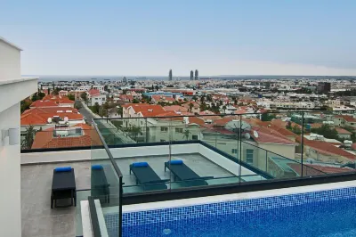 Phaedrus Living: Sea View Anna Residence 301