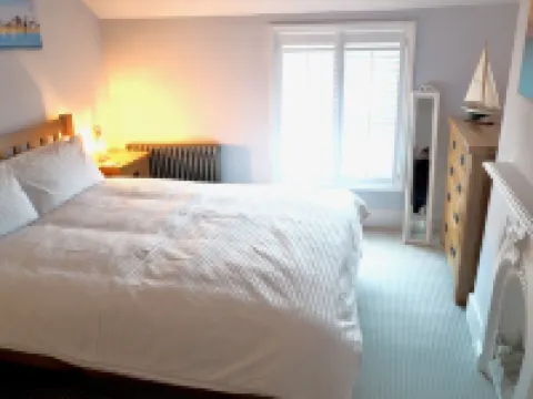 The Seaview Snug Hotels in Whitstable