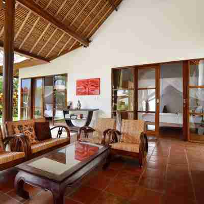 Villa Candi Kecil Tiga by Villa Finder Rooms