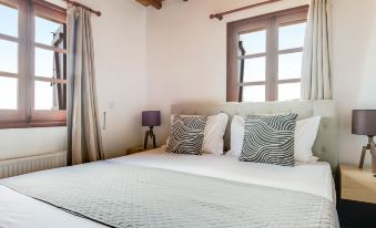 Sanders View - Dreamy 7-Bdr Villa with Private Pool