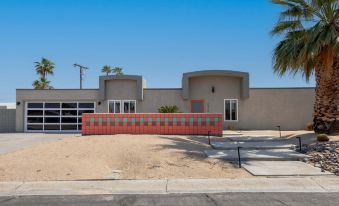 Relax at the 3BR Tranquil Oasis in Palm Springs