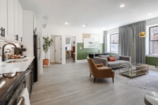 โซซูท แอท ฟร็นช์ ควอเตอร์ส์ - ริทเทนเฮาส์ สแควร์