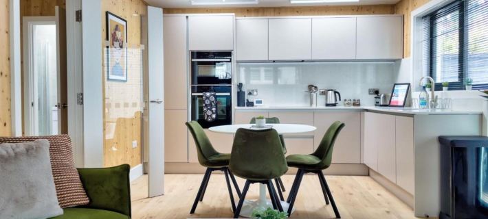 Green Mews 3 with Free Parking - by My Getaways Hotels in Hove