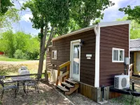 Cedar Creek Lodging & RV Park - Parkering