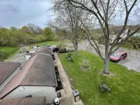 Riverside Motel