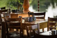 DCanal House - breakfast