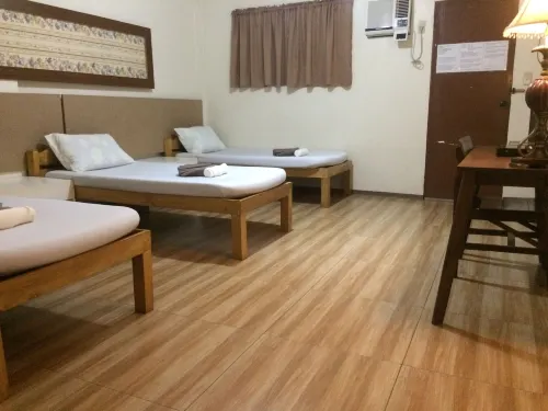 โรงแรม CRISFILS LODGE INCORPORATED