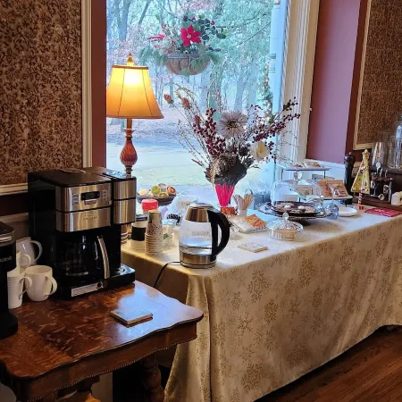 Oaklawn Inn