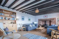 Windy Walls - 3 Bedroom Holiday Home - Rhossili Hotels in Rhossili