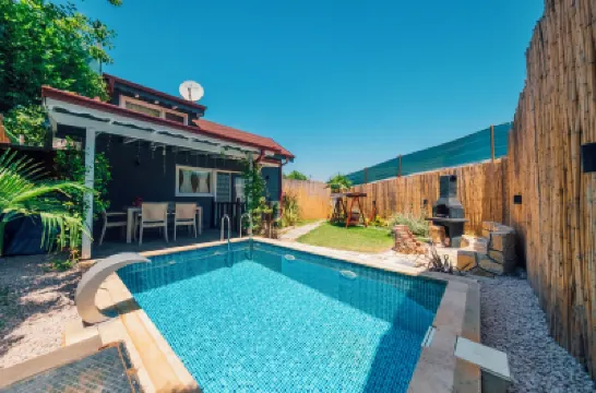 ตรี บังกะโล มาซูกิเย โรงแรมใน