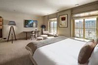 The Saints Hotel Hotel in zona Jheronimus Academy of Data Science