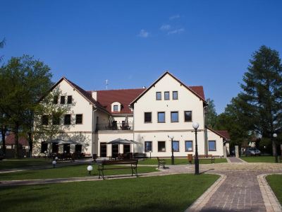 Hotel Modrzewiowy Dwór