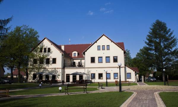 Hotel Modrzewiowy Dwór