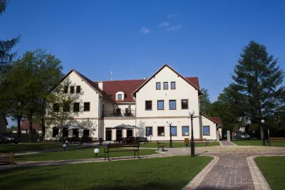 Hotel Modrzewiowy Dwór
