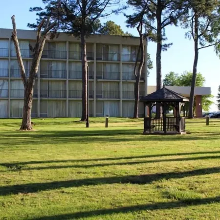 Home Inn Woods Hotel