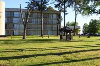 هوم إن وودز هوتل