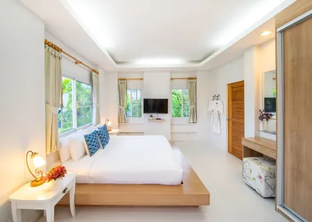 Blu Marine Hua Hin Resort and Villas Отели рядом с достопримечательностью «Хуа Хин Сафари и Приключительный парк»