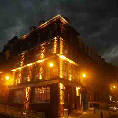 Hôtel de Calais Hotel Exterior