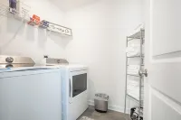 Modern 3Bdrm Home | Family-Friendly, Close to Zoo