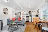 Bright & Trendy Cottage Close to Downtown Albany & Near OSU, Sleeps 4 Hôtels à : Albany