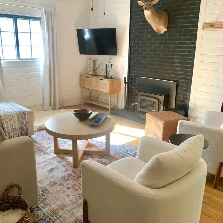 Cozy Cottage Cabin with Wood Burning Fireplace - Pet Friendly! Charming Updates!