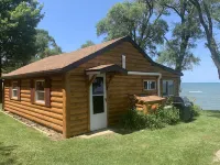 Enjoy the views at this Gorgeous Lakeside Get-away!