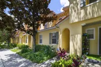 Modern Amenities for Family Fun and Ease - Charming Cozy Retreat Hotels near Reunion Resort & Golf Club | Nicklaus Course