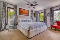 Spectacular Tennis Court and Stunning Pool - Luxurious Tennis Estate