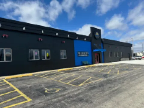 Grand Royal Hotel O'Hare - Chicago Hotels in Elk Grove Village