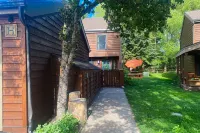 Camp Cottonwood Hoteles cerca de Lago Jackson