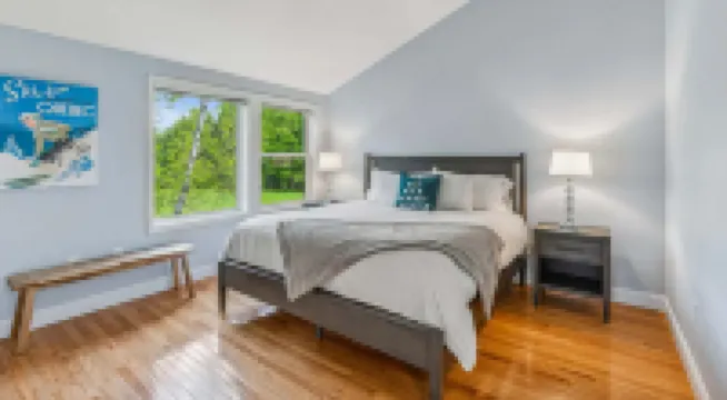 Inviting Fireplace and Scenic Views - Exquisite Vermont Escape