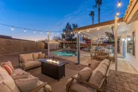 Heated Pool and Putt Green - Stunning Oasis Retreat