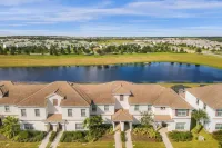 Private Screened-in Pool and Family Entertainment - Stunning Champions Oasis Các khách sạn ở Four Corners