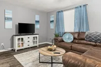 Tranquil Haven Near Downtown Attractions - Stylish Cozy Retreat Hoteles en Municipio de Fondulac