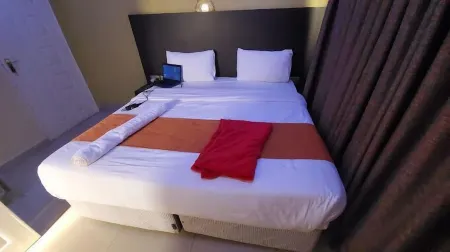 The Junction Hotel & Suites