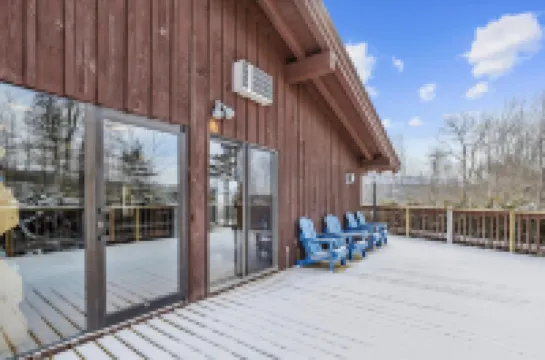 Resort Pool, Hot Tub, and Sauna - Stunning Mountainside Haven