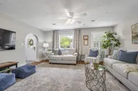 The Cottage on Meadow 3 BR/2 BA