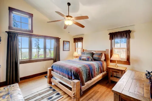 Luxury Mountain Home with Hot Tub and Amazing Views - Exquisite Retreat