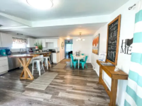 Private Sandy Beach and Boat Parking Available - Inviting Surf Cottage