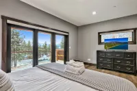 Expansive Lake Views and Hot Tub - Modern Cozy Haven Hotels in Zephyr Cove